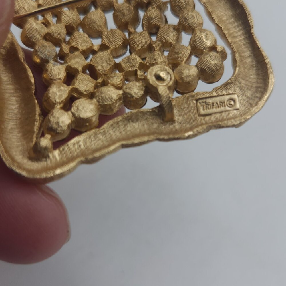 Crown Trifari Vintage Pin Brooch Gold and Bronze Rhinestones - Picture 5 of 6
